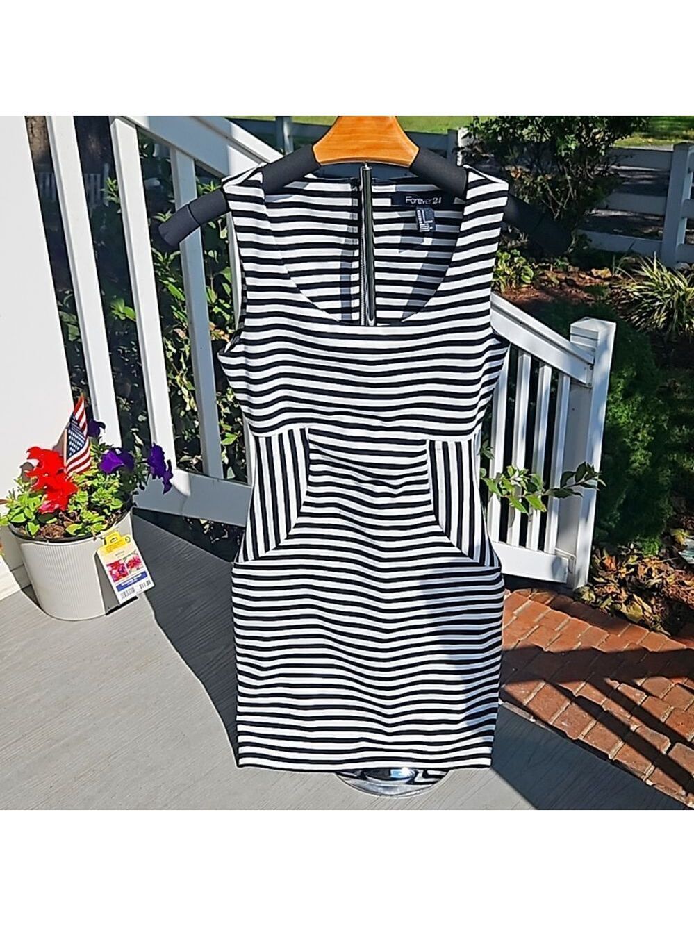 Forever 21 dress zip up striped bodycon stretchy short dress small like new